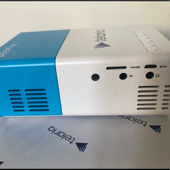 Mini Projector - Picture 6 of 7